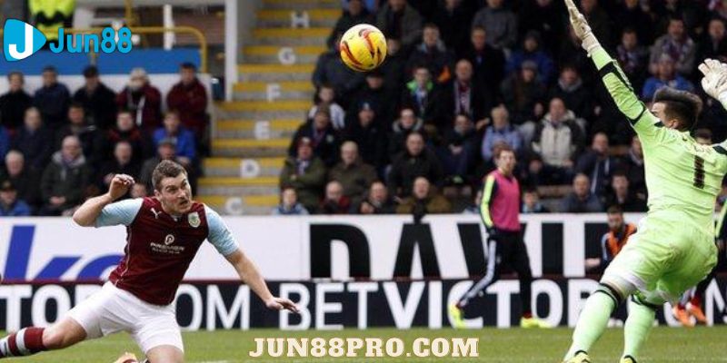 soi kèo Nottingham vs Burnley